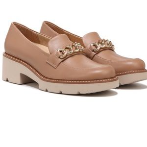 Naturalizer Women's Desi Loafer, Taupe Leather size 7